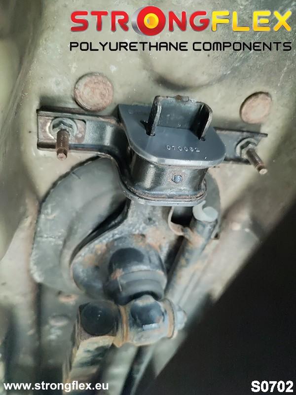 070062A: Shift lever mounting SPORT