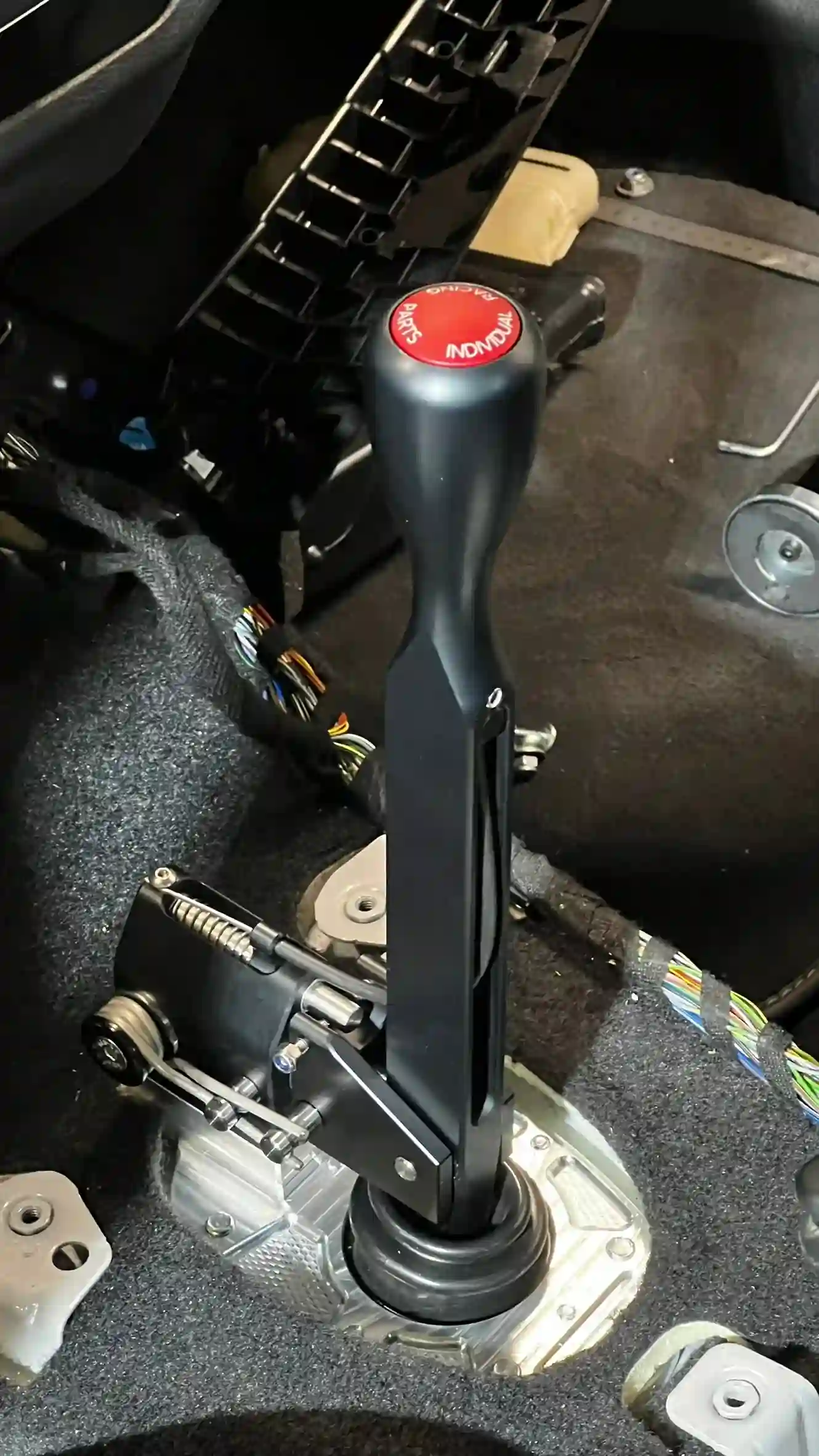 Shortshifter BMW M2 F87, M3 F80, M4 F82 (bolt-on) Zelfcentrerend - Zwart met paarse knop