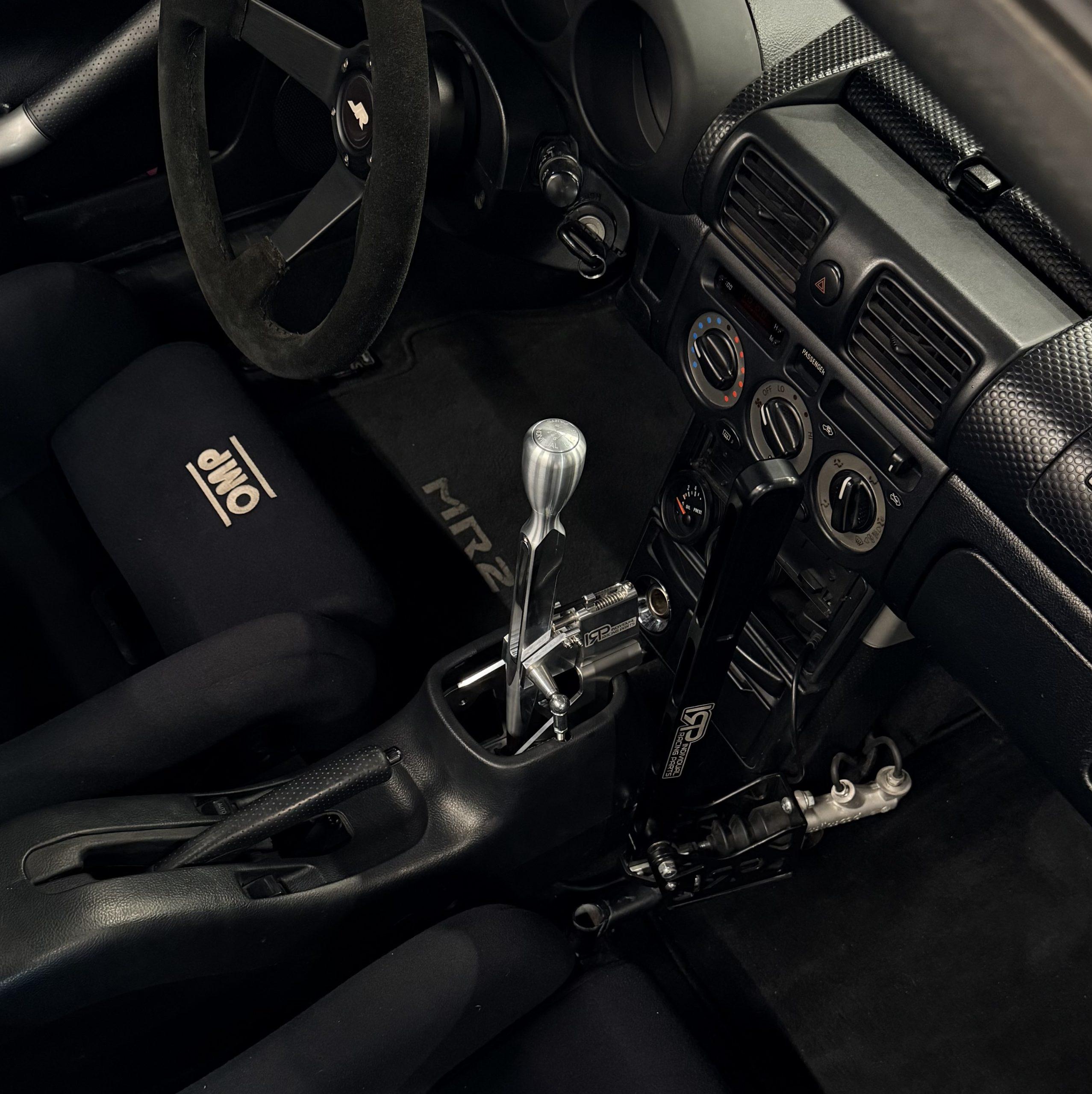 Short shifter Toyota MR2 / MR-S ZZW30 5 – 6 speed gearbox - Black with silver button