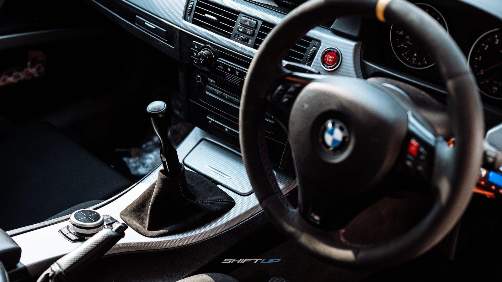 Shortshifter BMW E46, E8x, E9x V3 (bolt-on) Zelfcentrerend - Rood