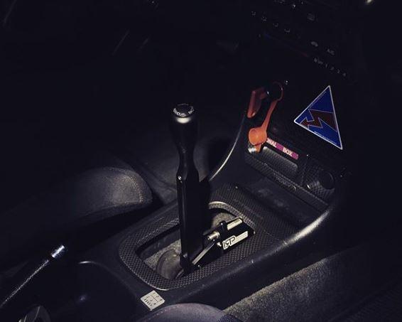 Korte shifter Honda Civic Integra CR-X del Sol V3 - Zwart met paarse knop