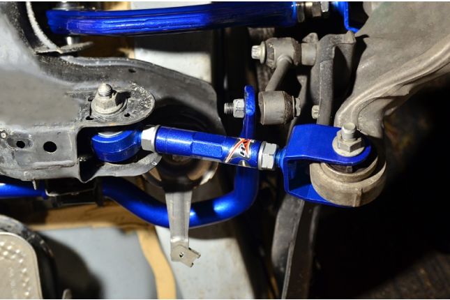 A CLASS'13 W176, W246 B CLASS'12, CLA'13 C117rear track rod control arm (hard rubber) 2PCS / SET