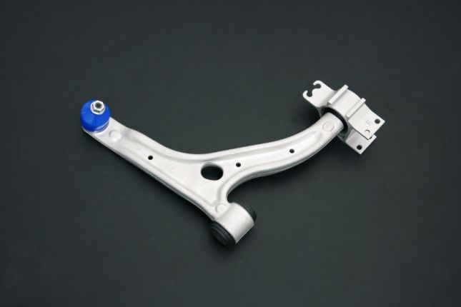 M. Benz A-CLASS W176 / CLA-CLASS C117 / B-CLASS W246 FRONT WISHBAR ARMS (hard RUBBER) - 2PCS / SET