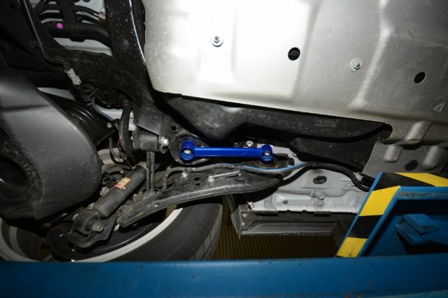 VOLVO XC60 '18 - achter SUBFRAME beugel - 1PCS / SET
