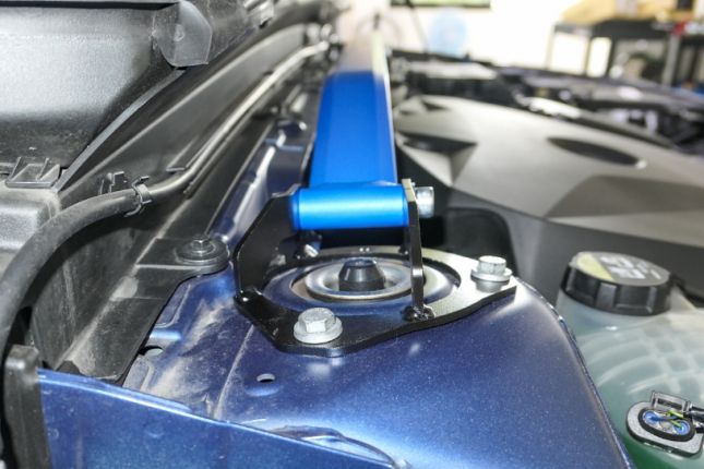 VOLVO XC40 '18 - voor veerpootbrug - 1PCS / SET