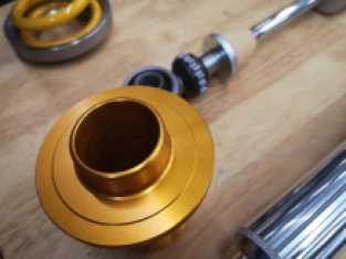 911 964 (oem topmounts) Öhlins Road and Track schroefset