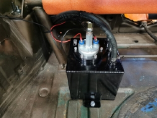 Fuel accumulator (swirlpot catch tank)