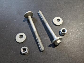 Excentrische bout en moer set (1 stuks) achteras spoorstang (E8*)