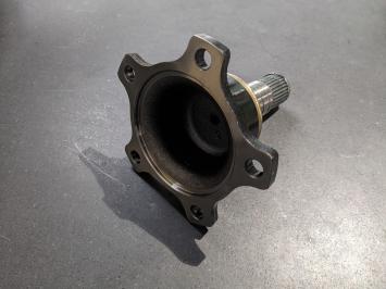 Flange/thru axle Nissan R200 5-hole