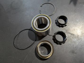 Rear axle wheel bearing set VW Amarok