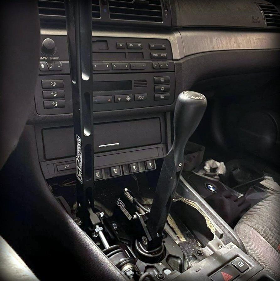 Short shifter BMW E46, E8x, E9x V3 (bolt-on) - Red